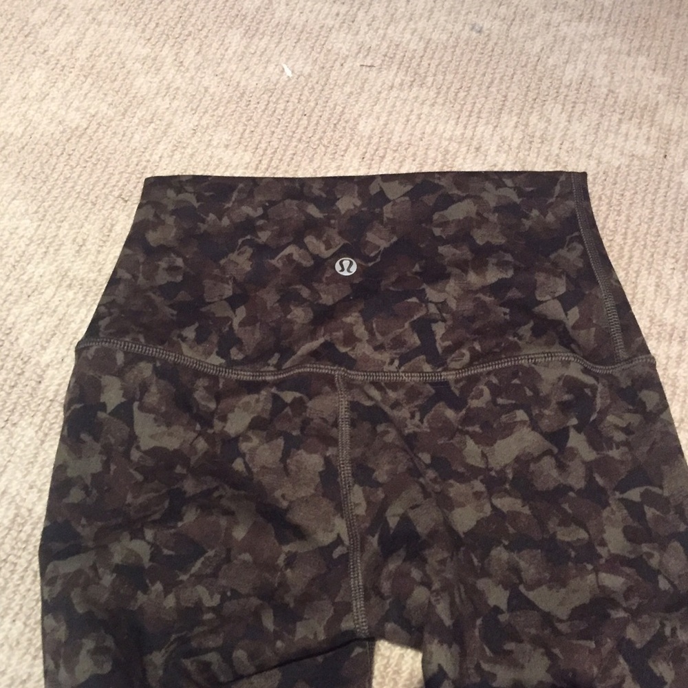 Lululemon wunder under leggings camo 4